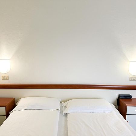 Hotel Bristol Рива дел Гарда Екстериор снимка